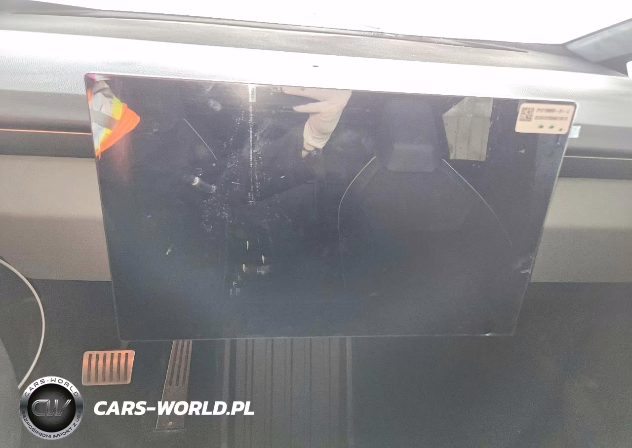 2025 Tesla Cybertruck VIN:7G2CEHED7SA068125 - 9