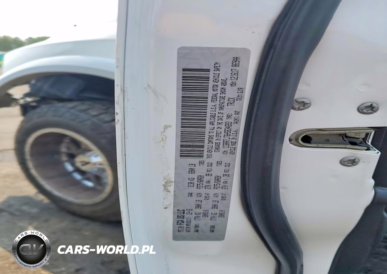 2017 Ram 1500 Laramie VIN:1C6RR7JT6HS634693 - 12
