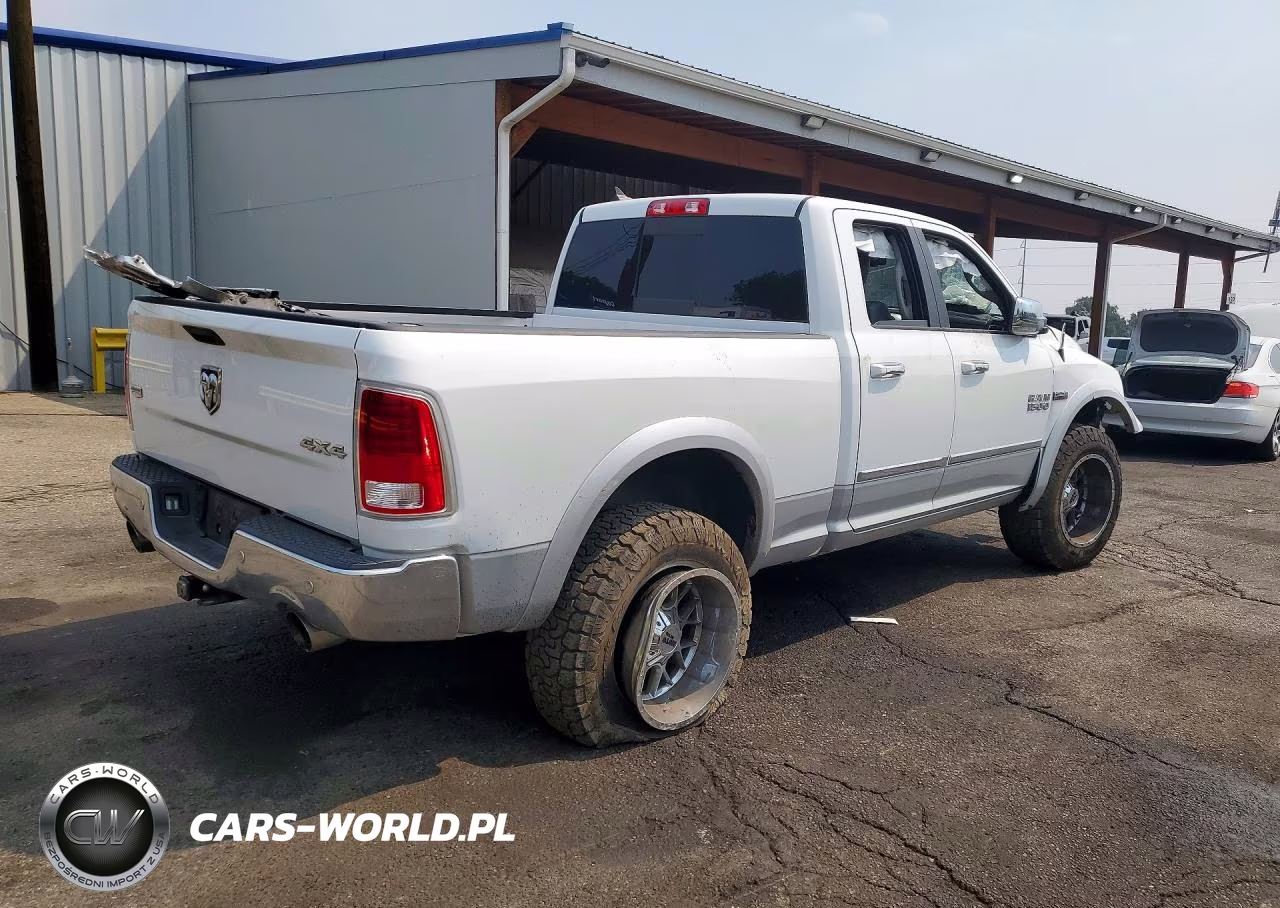 2017 Ram 1500 Laramie VIN:1C6RR7JT6HS634693 - 3