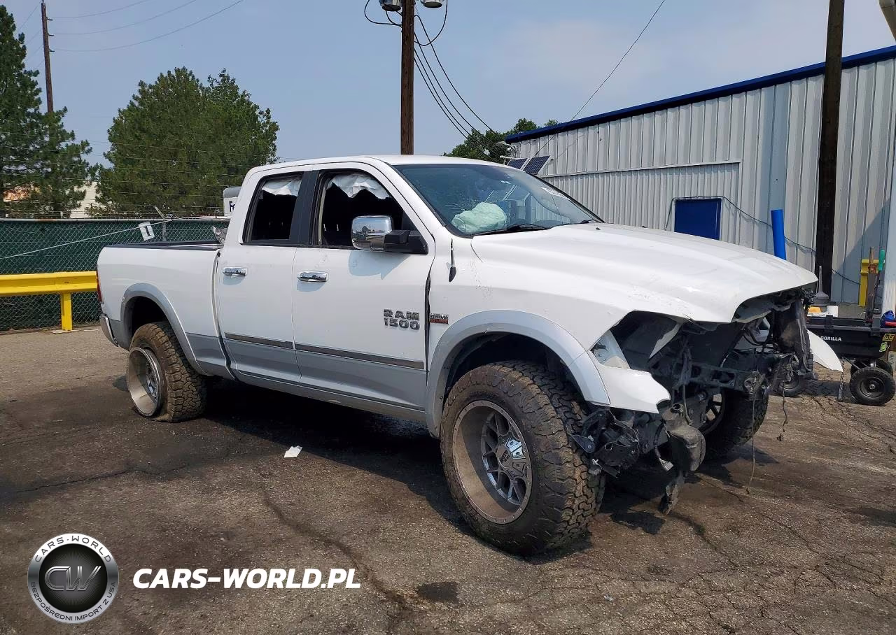 2017 Ram 1500 Laramie VIN:1C6RR7JT6HS634693 - 4