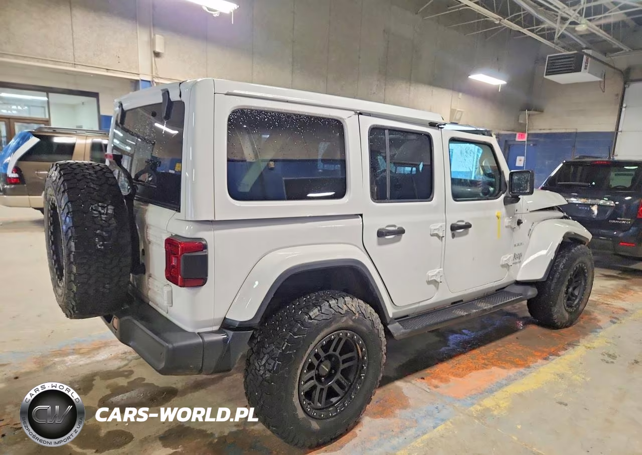 2020 Jeep Wrangler Unlimited Sahara VIN:1C4HJXEG8LW334647 - 3