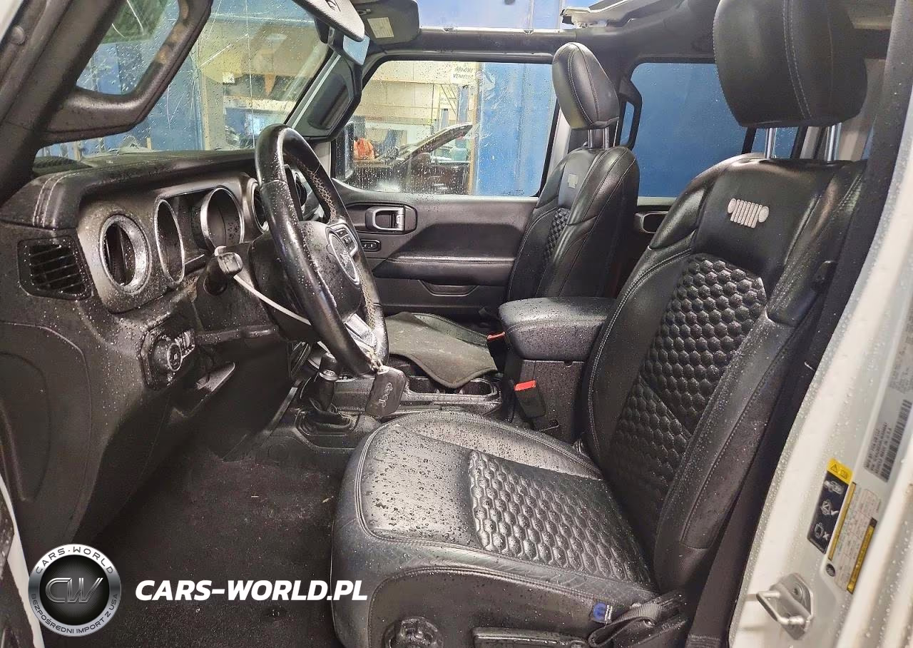 2020 Jeep Wrangler Unlimited Sahara VIN:1C4HJXEG8LW334647 - 7