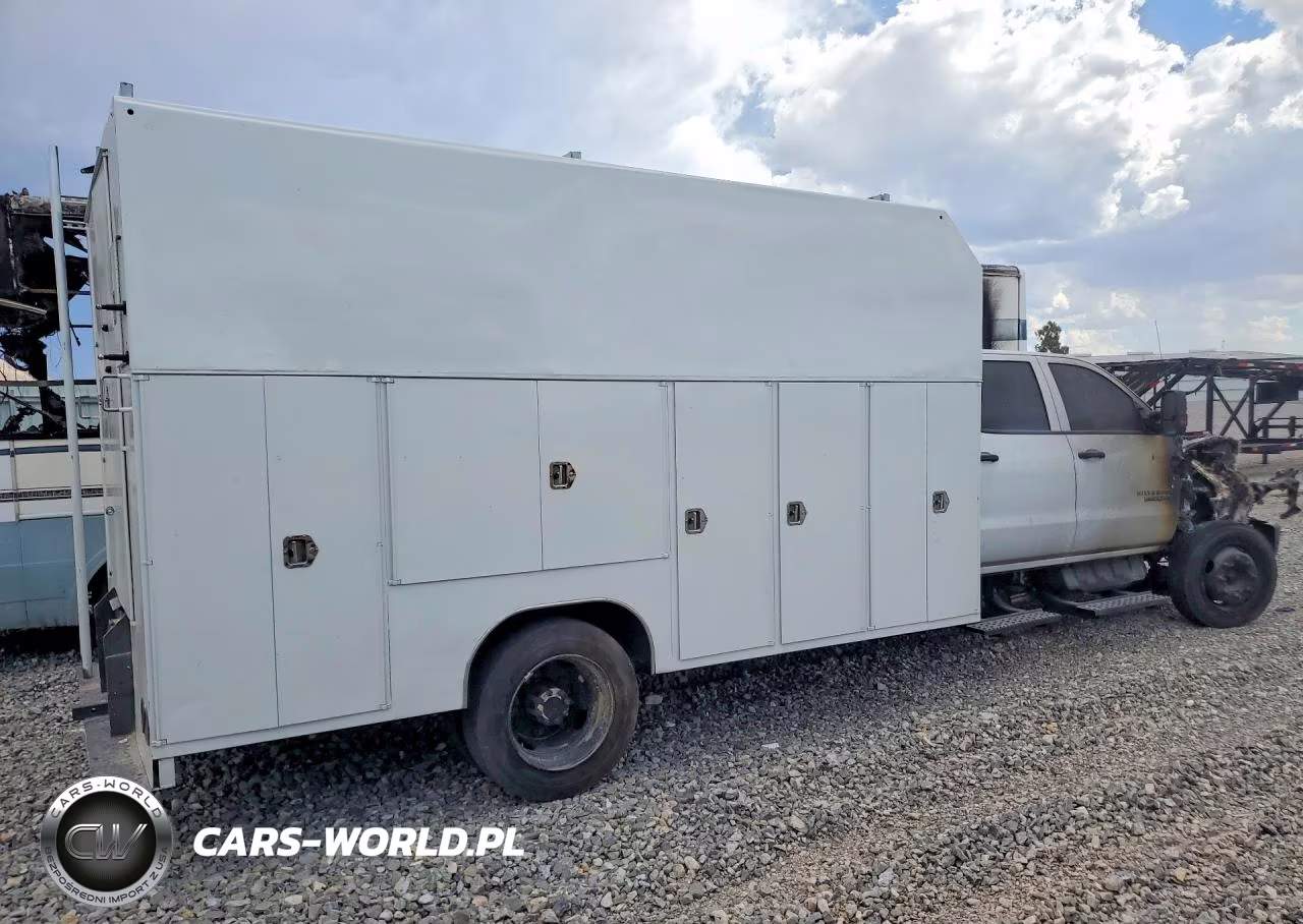 2024 Chevrolet Silverado Medium Duty VIN:1HTKHPVK9RH682141 - 3