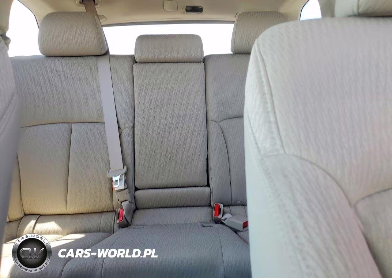 2010 Subaru Outback 2.5I Premium VIN:4S4BRBCC9A3318243 - 10