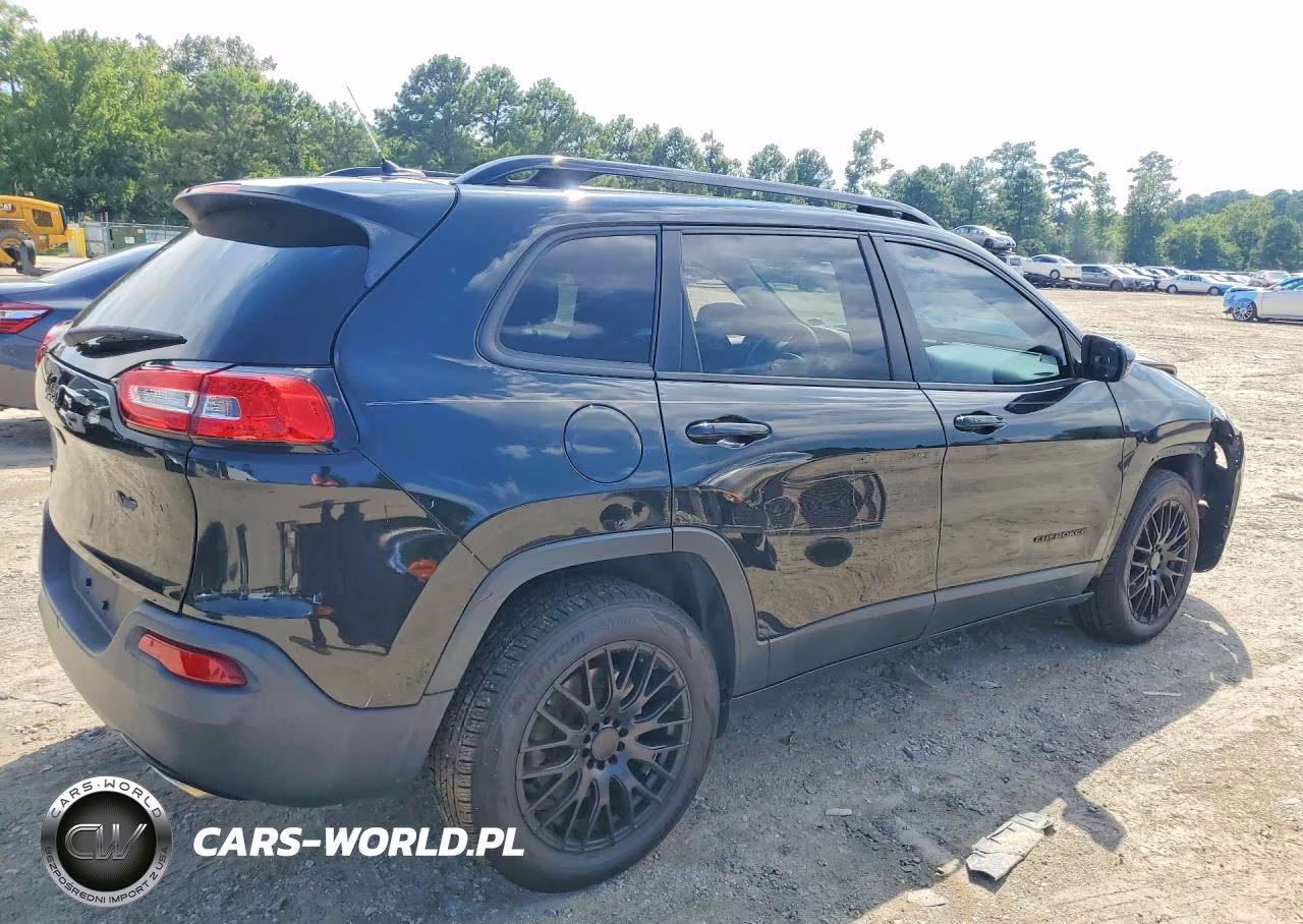 2015 Jeep Cherokee Latitude VIN:1C4PJMCS7FW755930 - 3