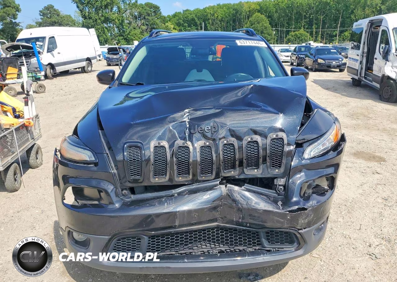 2015 Jeep Cherokee Latitude VIN:1C4PJMCS7FW755930 - 5
