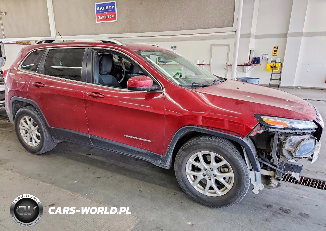 2015 Jeep Cherokee Latitude VIN:1C4PJMCB3FW784826 - 4