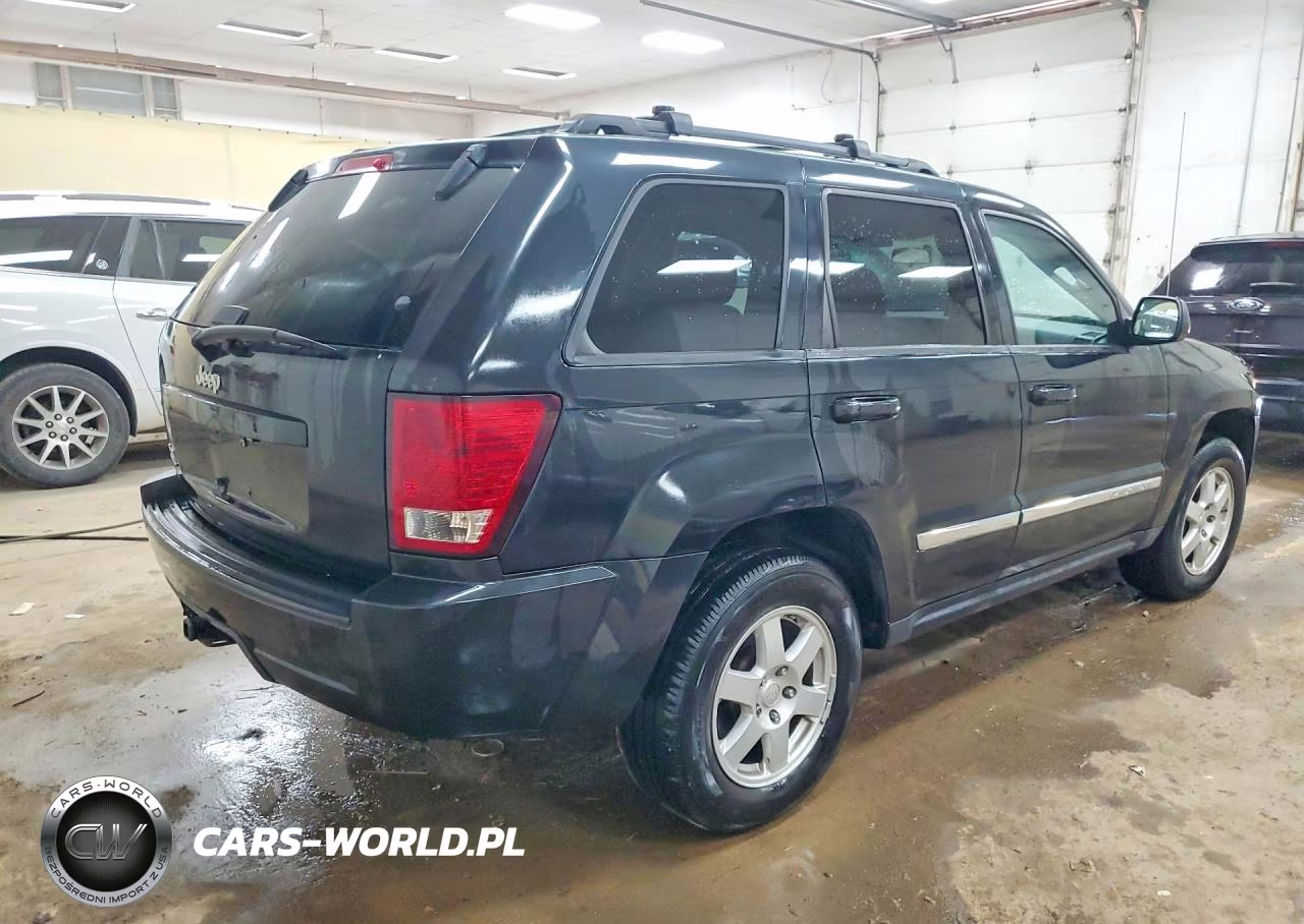 2010 Jeep Grand Cherokee Laredo VIN:1J4PR4GK9AC120733 - 3
