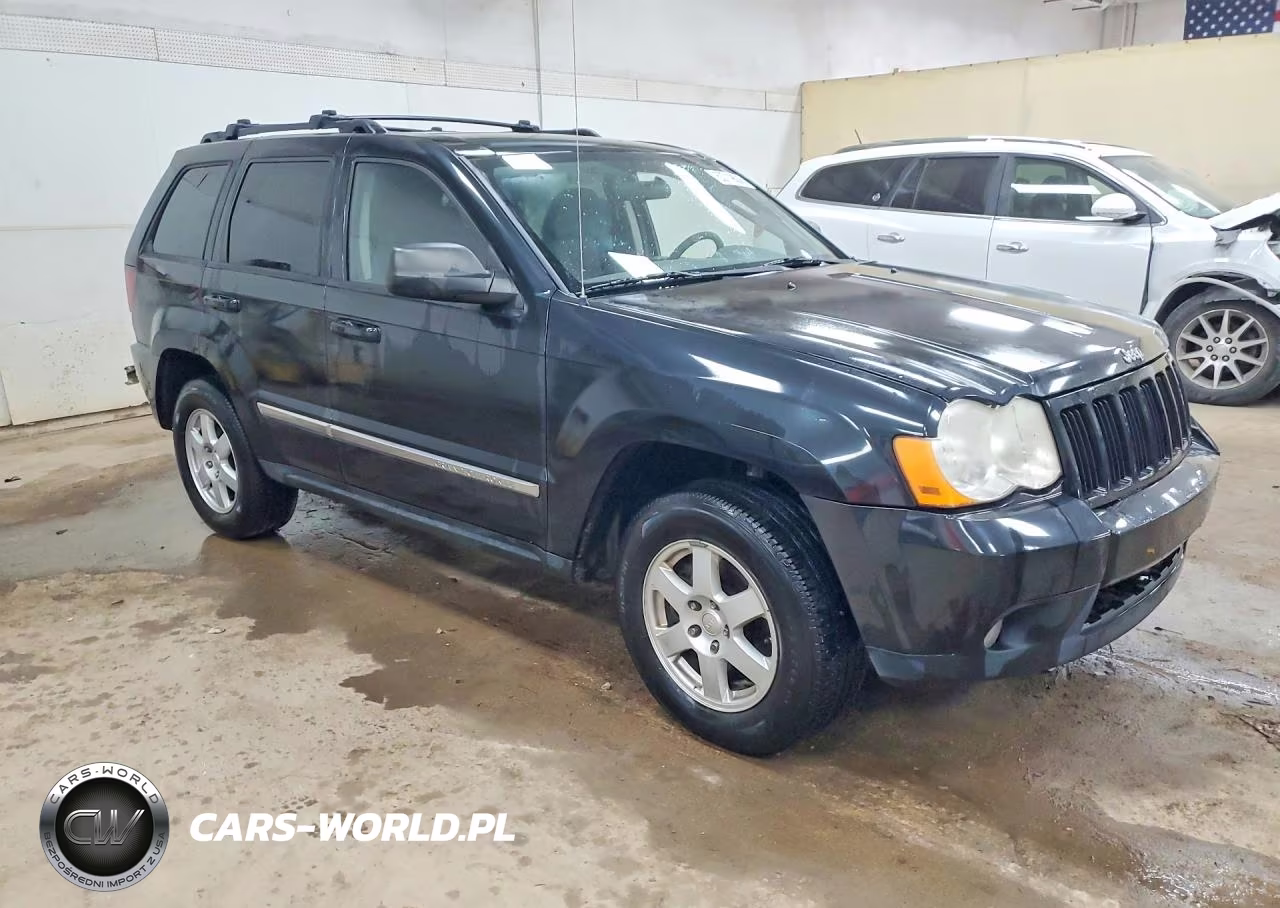 2010 Jeep Grand Cherokee Laredo VIN:1J4PR4GK9AC120733 - 4