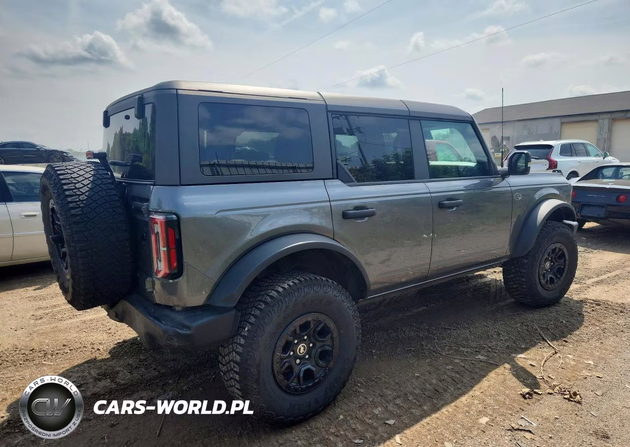 2022 Ford Bronco Base VIN:1FMEE5DP6NLA89246 - 3