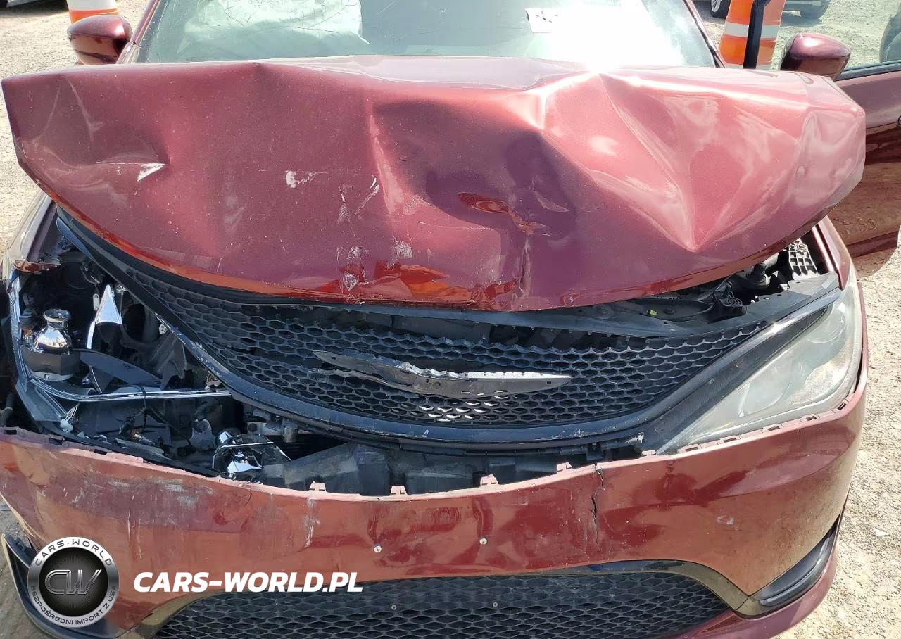 2019 Chrysler Pacifica Touring L Plus VIN:2C4RC1EG3KR629805 - 12