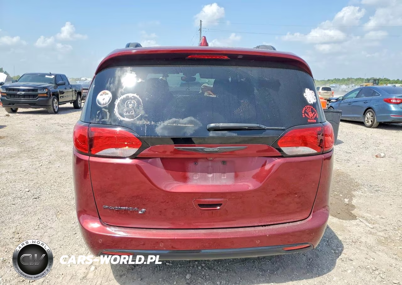 2019 Chrysler Pacifica Touring L Plus VIN:2C4RC1EG3KR629805 - 6