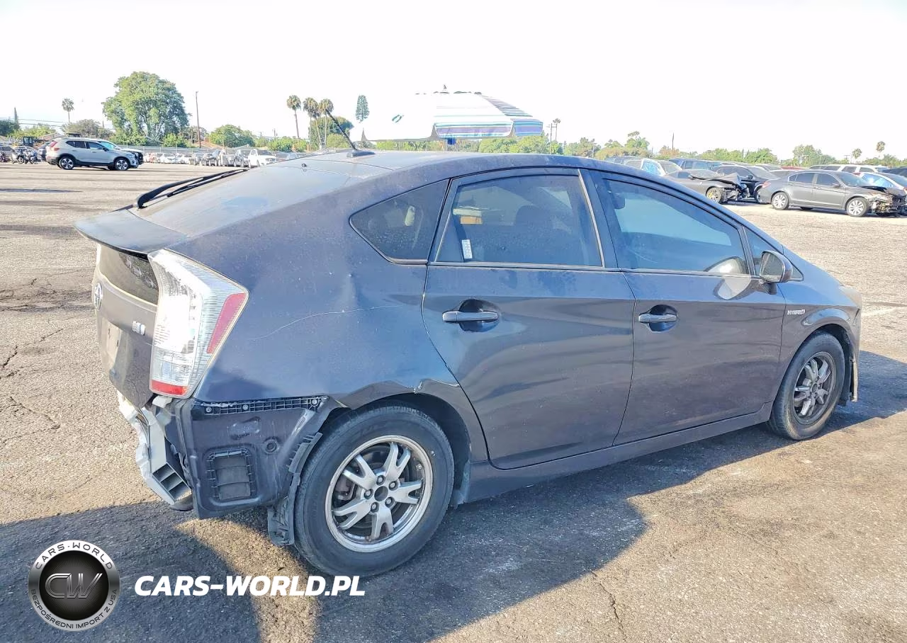 2011 Toyota Prius Four VIN:JTDKN3DU3B1410913 - 3