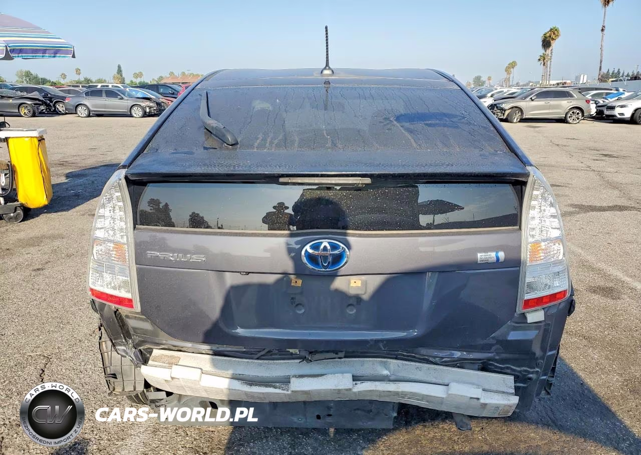 2011 Toyota Prius Four VIN:JTDKN3DU3B1410913 - 6