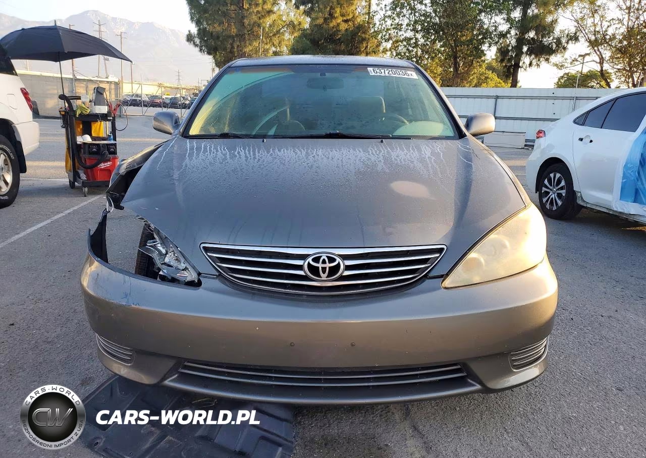 2005 Toyota Camry Le VIN:4T1BE32K05U511794 - 5