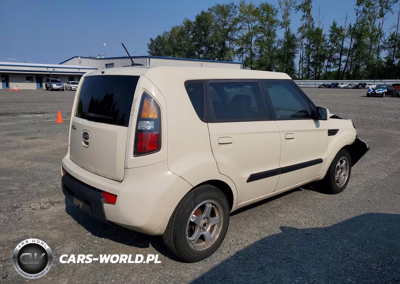 2010 Kia Soul + VIN:KNDJT2A21A7030897 - 3