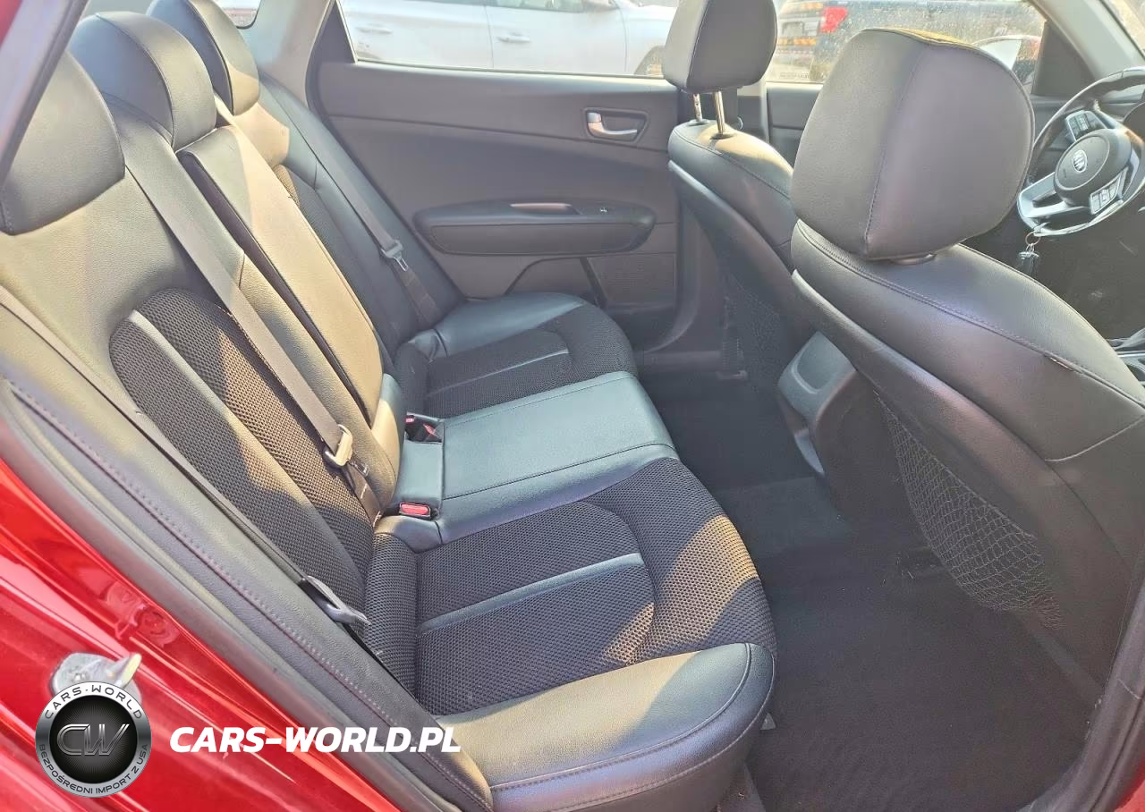 2019 Kia Optima S VIN:5XXGT4L31KG294495 - 10