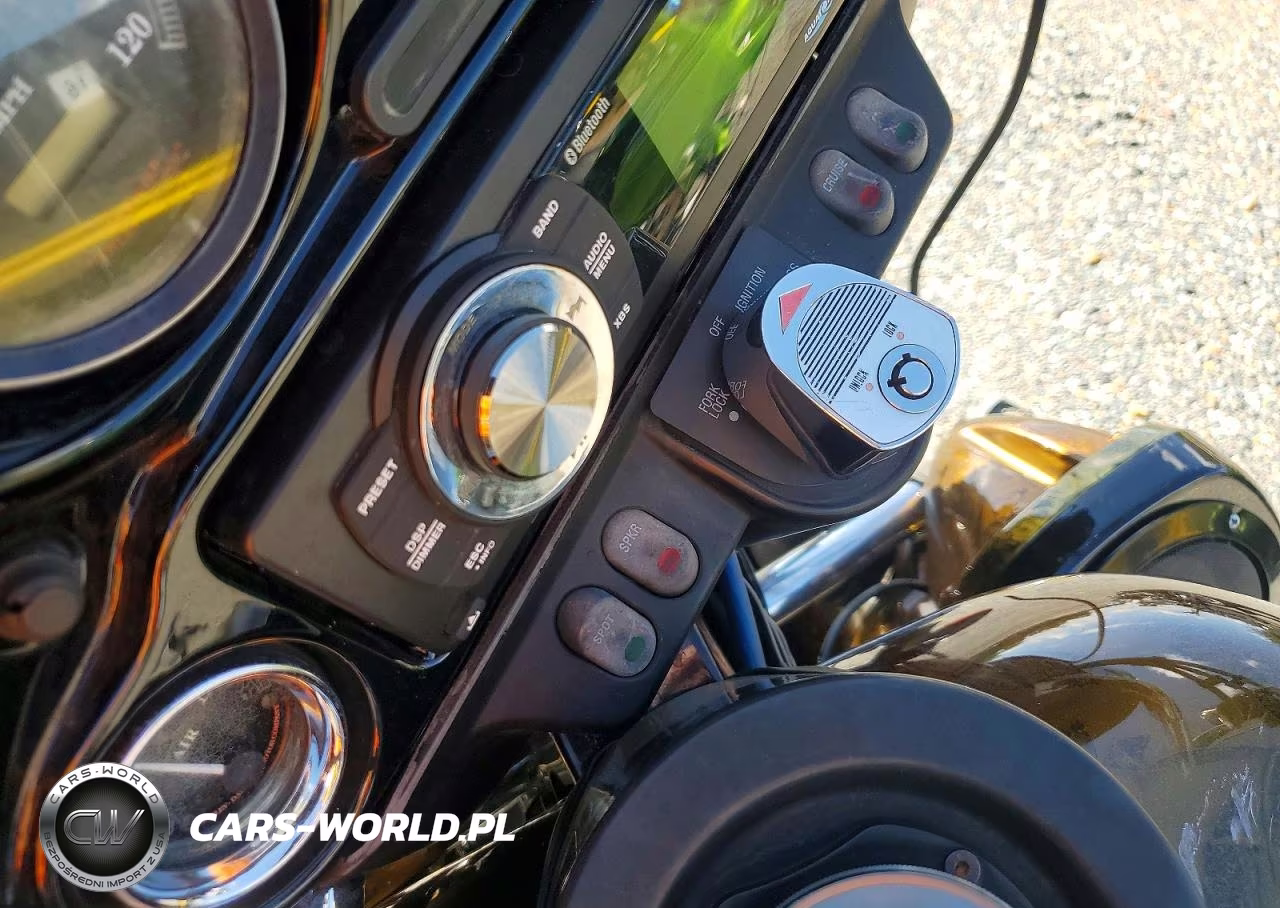 2000 Harley-Davidson Flhtcui VIN:1HD1FCW1XYY621570 - 8