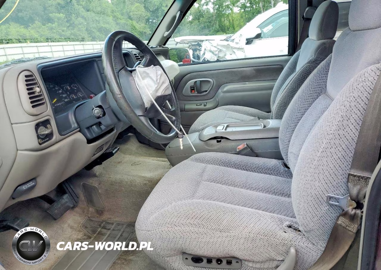 1999 Chevrolet Suburban C1500 VIN:1GNEC16R9XJ431912 - 7