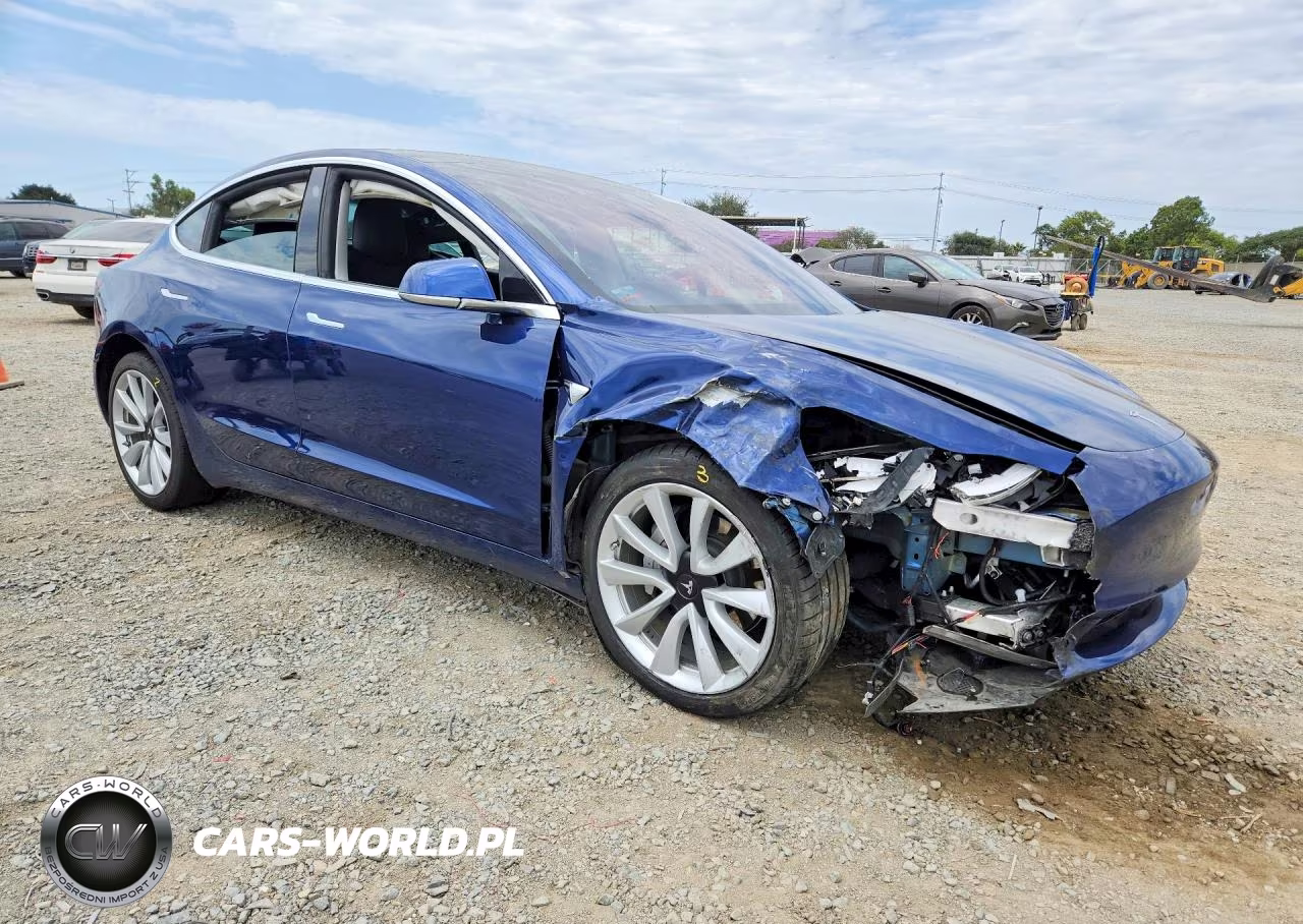 2020 Tesla Model 3 VIN:5YJ3E1EC3LF627370 - 4