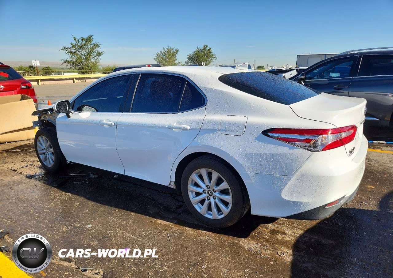 2019 Toyota Camry Le VIN:4T1B11HK3KU165680 - 2