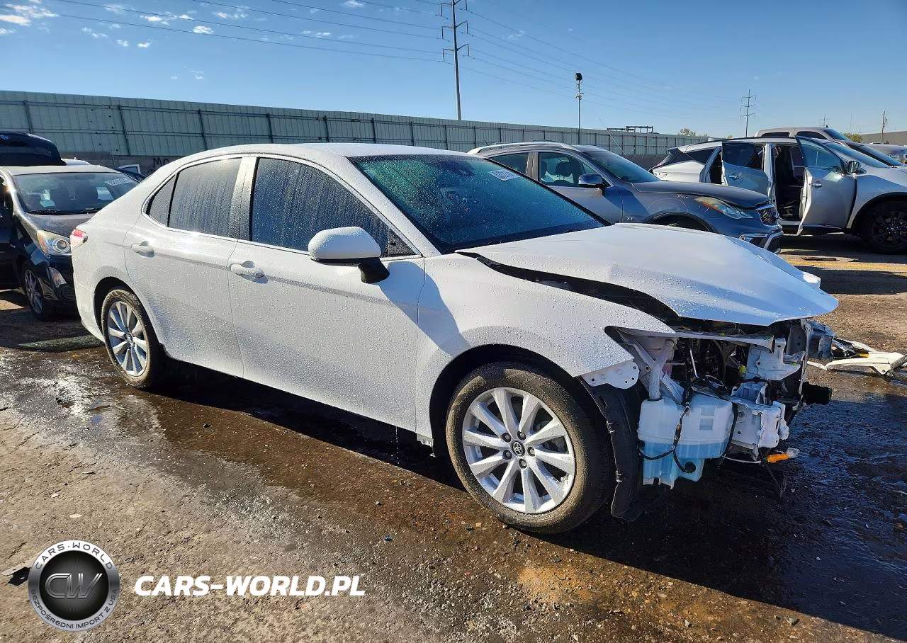 2019 Toyota Camry Le VIN:4T1B11HK3KU165680 - 4