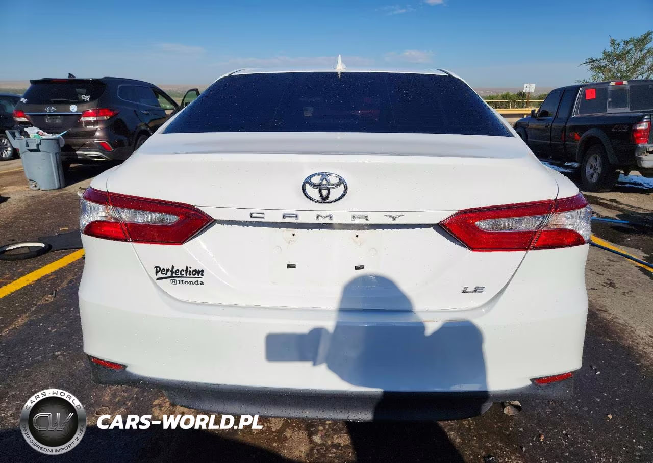 2019 Toyota Camry Le VIN:4T1B11HK3KU165680 - 6