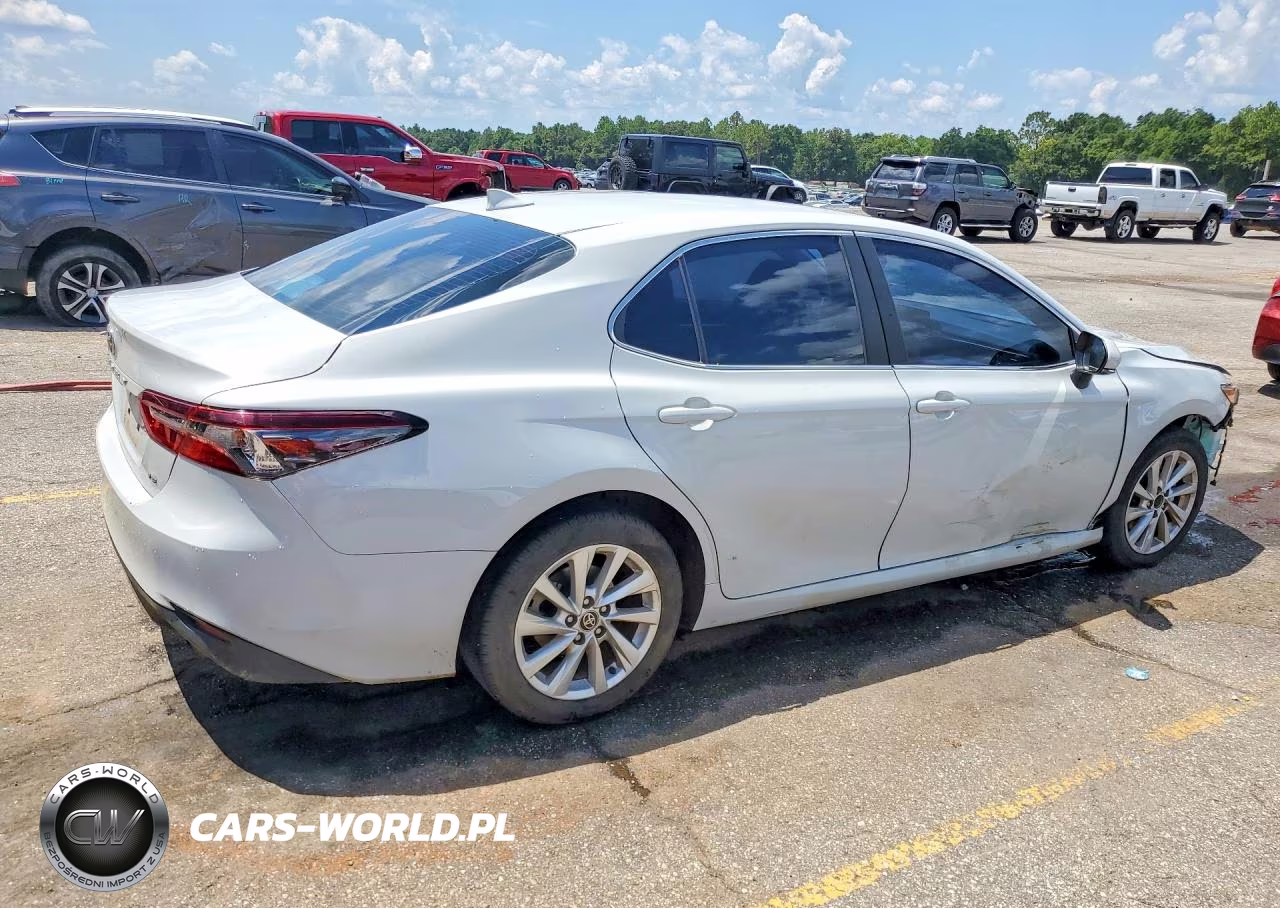 2023 Toyota Camry Le VIN:4T1R11AK4PU188448 - 3