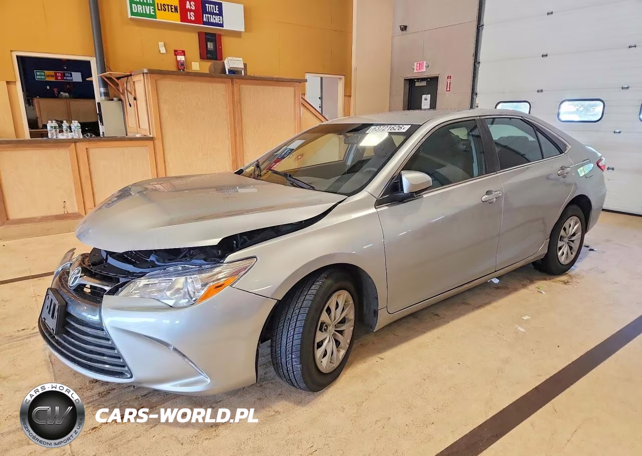 2015 Toyota Camry Le – zdjęcie 1 z 12