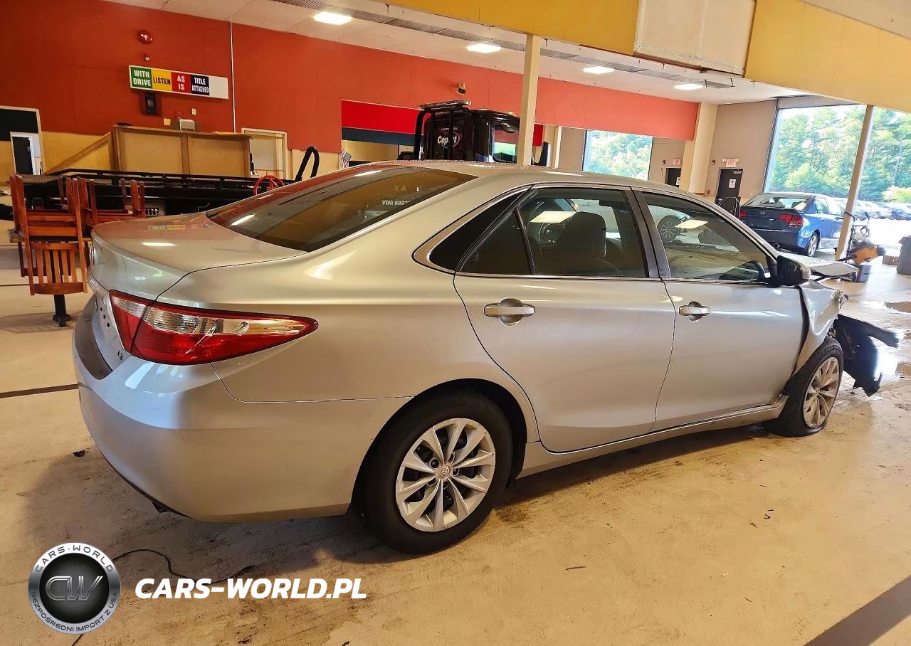 2015 Toyota Camry Le VIN:4T1BF1FK5FU027780 - 3