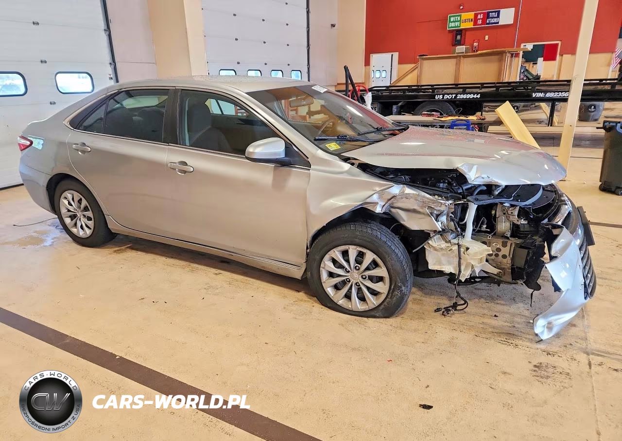 2015 Toyota Camry Le VIN:4T1BF1FK5FU027780 - 4