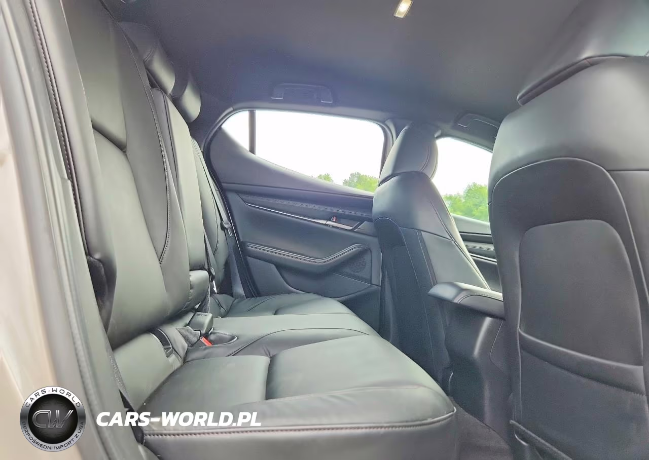 2024 Mazda 3 Select Sport VIN:JM1BPAKMXR1722030 - 10