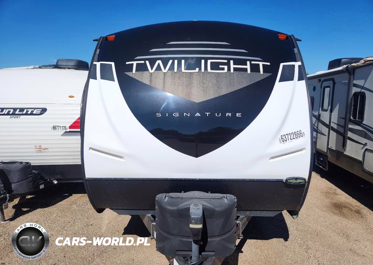 2021 Twilight Signature Camper VIN:5RXPB3025M1448971 - 8