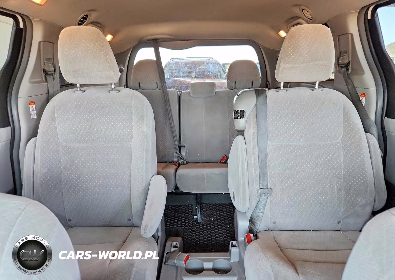 2019 Toyota Sienna Le VIN:5TDKZ3DC3KS981655 - 10