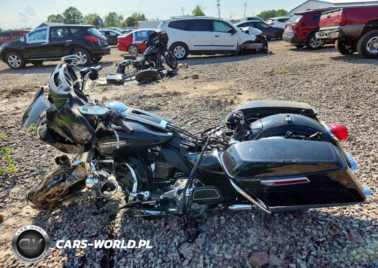 2019 Harley-Davidson Flhtcu VIN:1HD1FCC1XKB628856 - 3