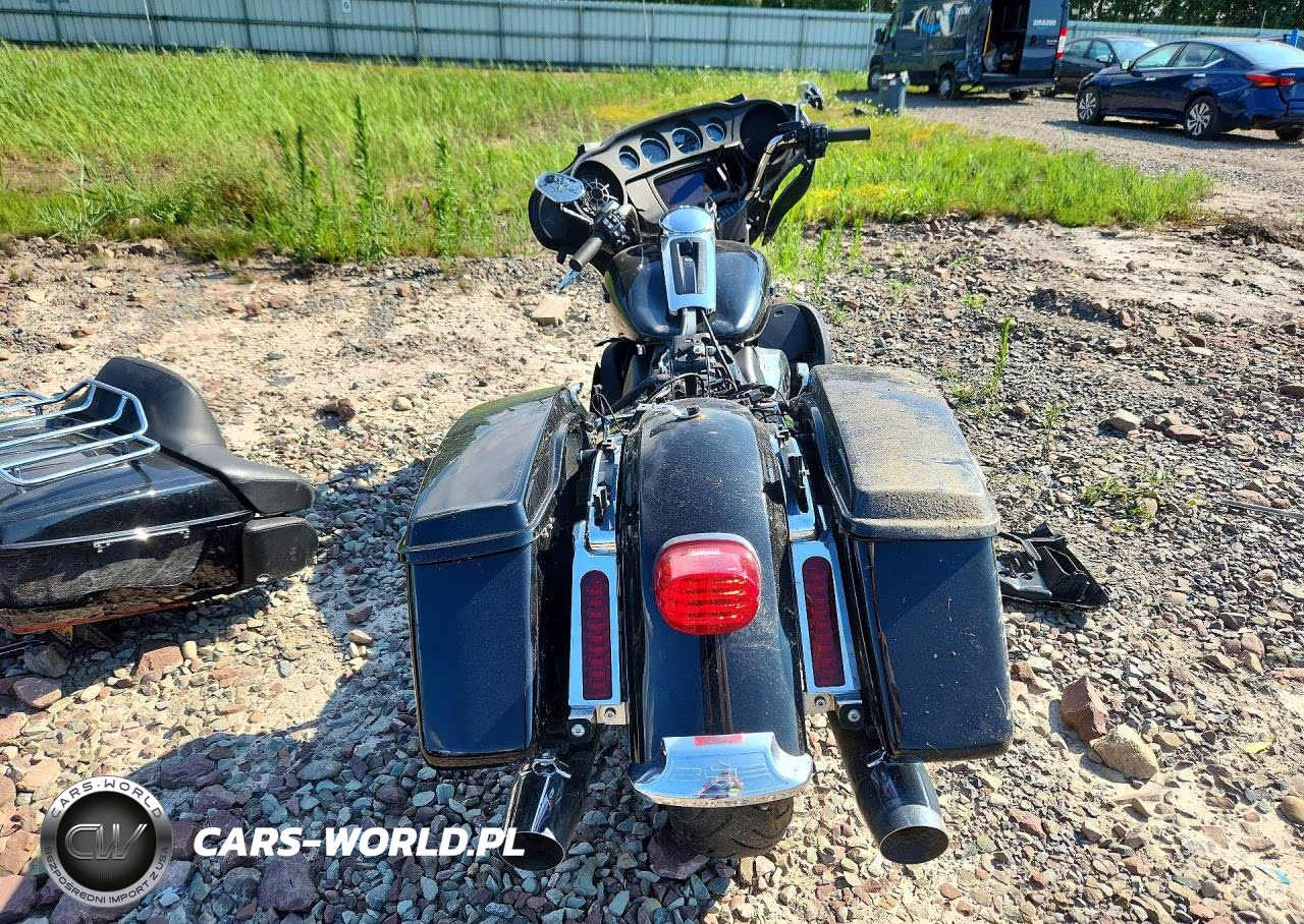 2019 Harley-Davidson Flhtcu VIN:1HD1FCC1XKB628856 - 4