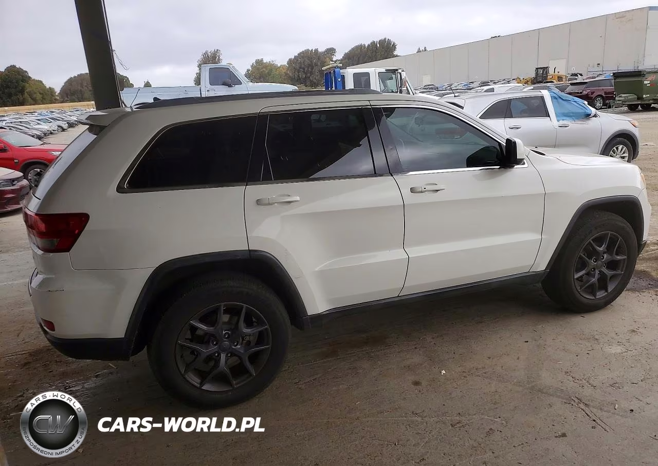 2011 Jeep Grand Cherokee Laredo VIN:1J4RR4GG8BC640315 - 3