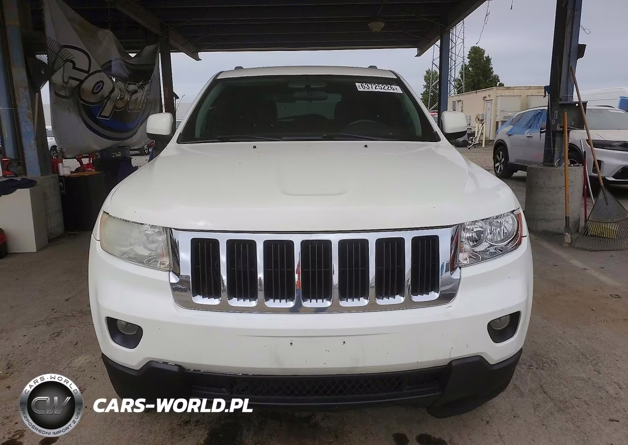 2011 Jeep Grand Cherokee Laredo VIN:1J4RR4GG8BC640315 - 5