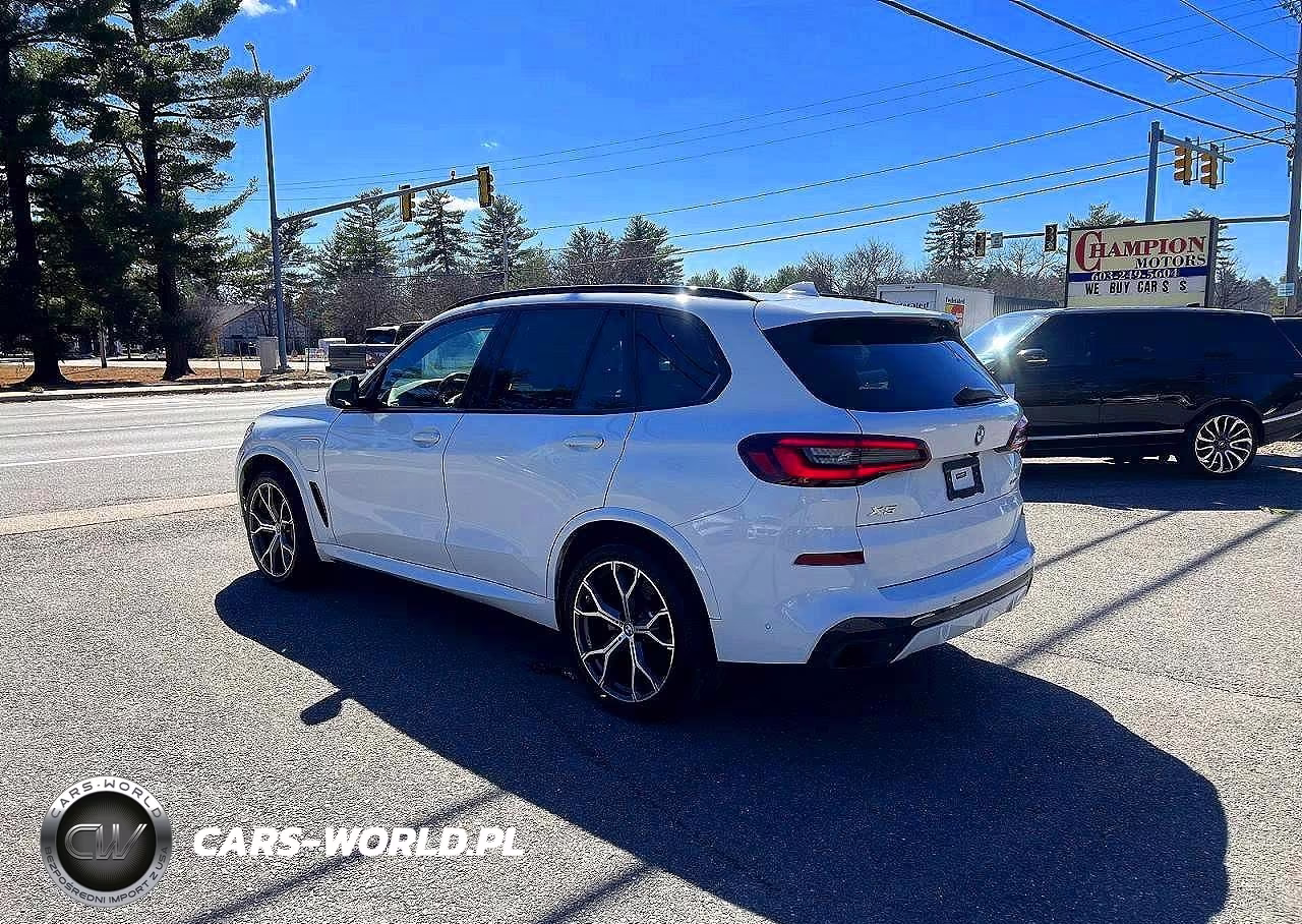 2021 BMW X5 xDrive45E VIN:5UXTA6C08M9D84086 - 3