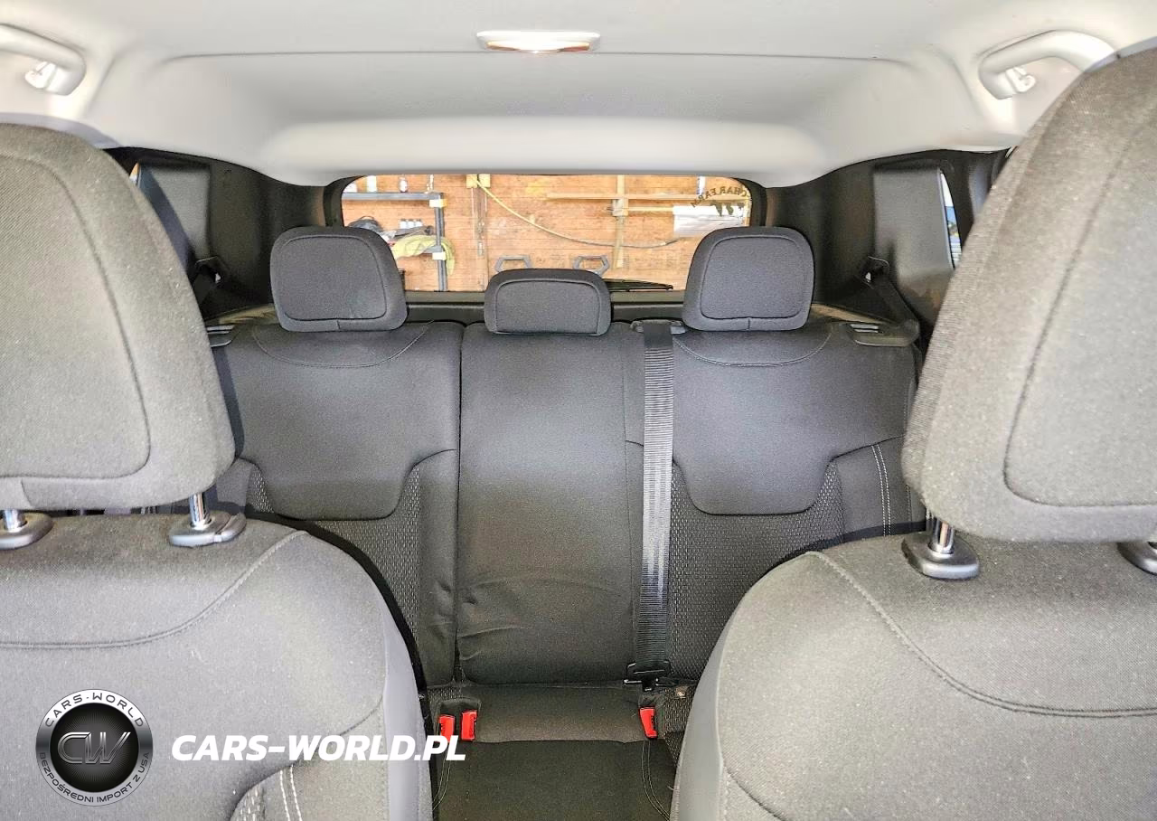 2023 Jeep Renegade Altitude VIN:ZACNJDE19PPP17137 - 10