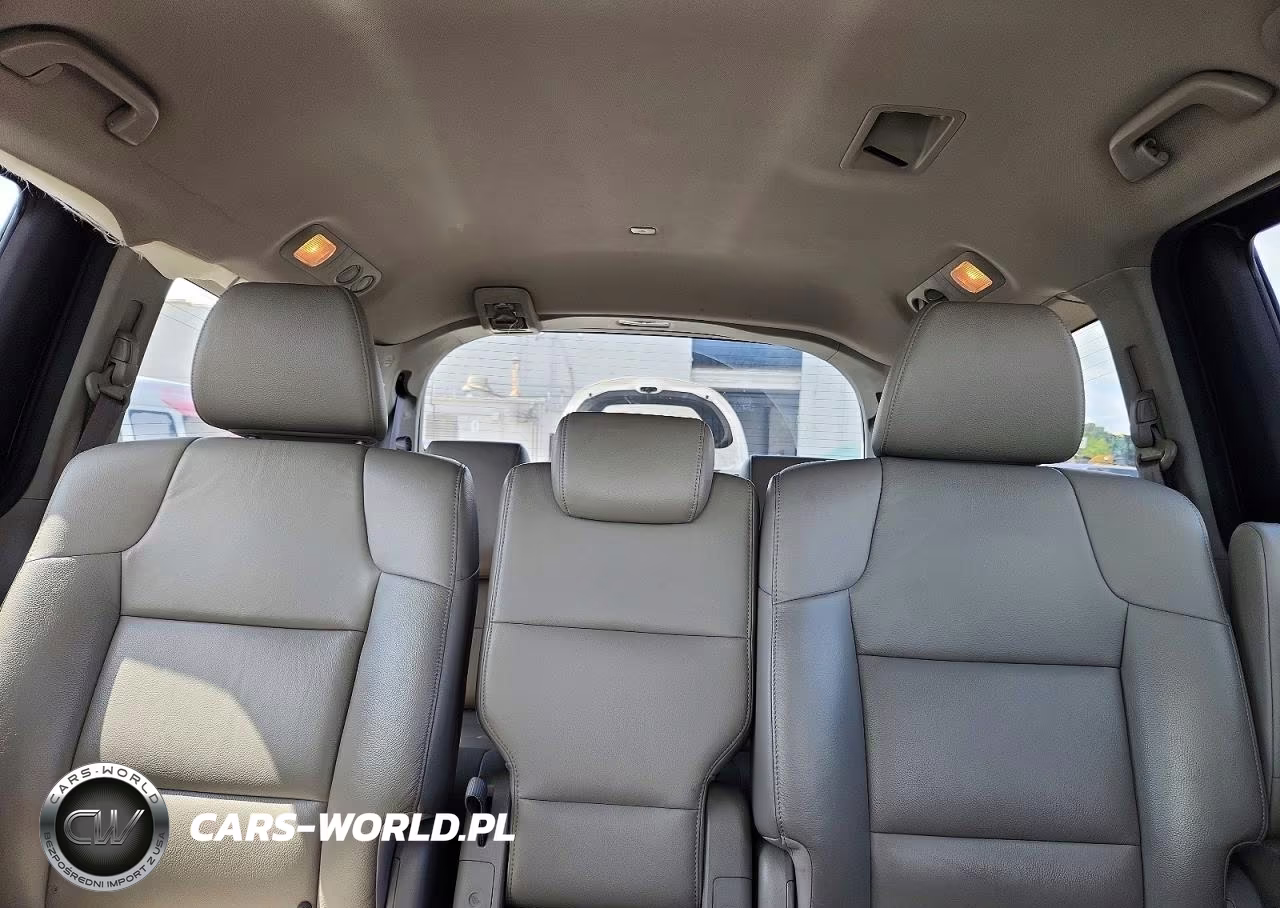 2015 Honda Odyssey Touring VIN:5FNRL5H91FB078814 - 10