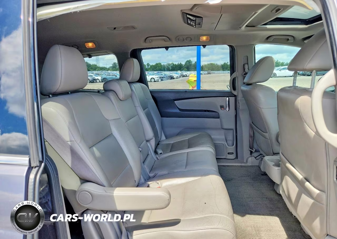 2015 Honda Odyssey Touring VIN:5FNRL5H91FB078814 - 11