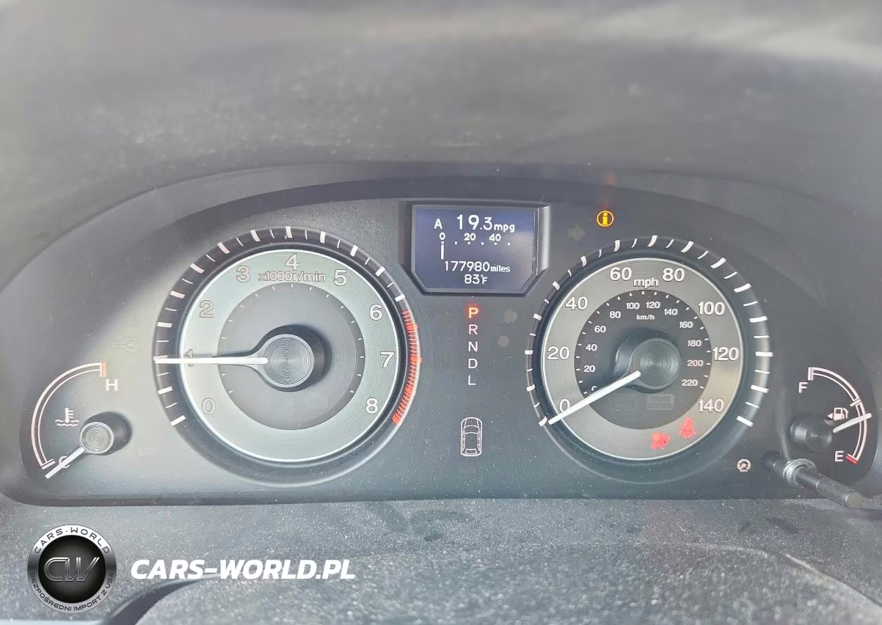 2015 Honda Odyssey Touring VIN:5FNRL5H91FB078814 - 9