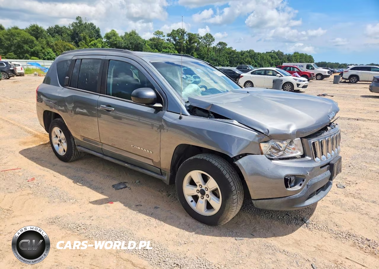 2013 Jeep Compass Latitude VIN:1C4NJCEA1DD223121 - 4
