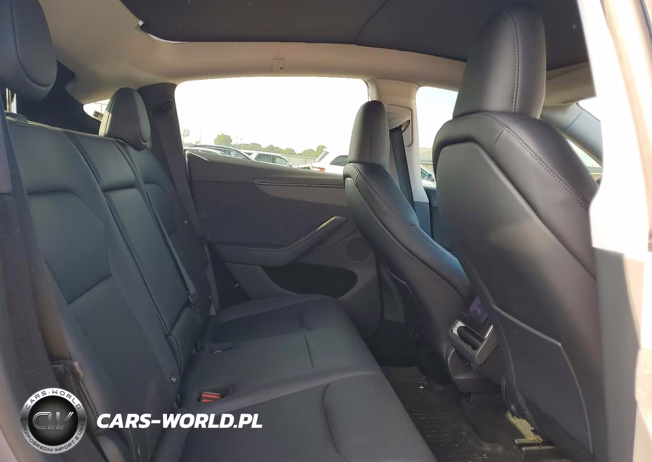 2026 Tesla Model Y VIN:7SAYGDEE9TF437949 - 11