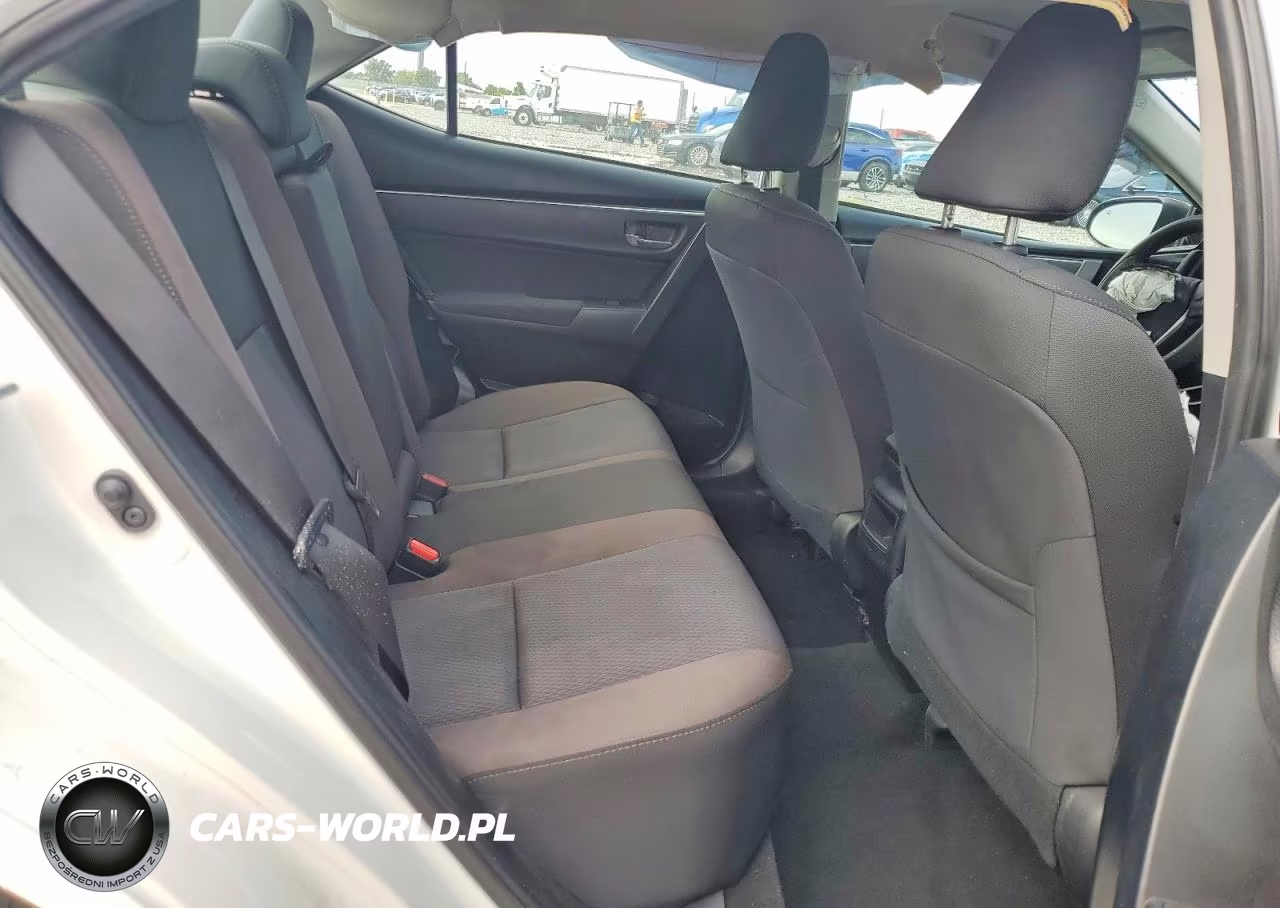 2018 Toyota Corolla Le VIN:2T1BURHE0JC117960 - 10