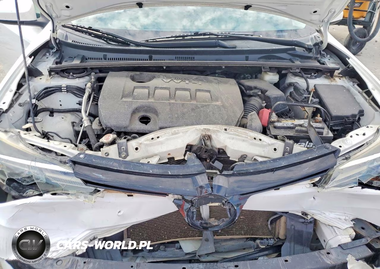 2018 Toyota Corolla Le VIN:2T1BURHE0JC117960 - 11