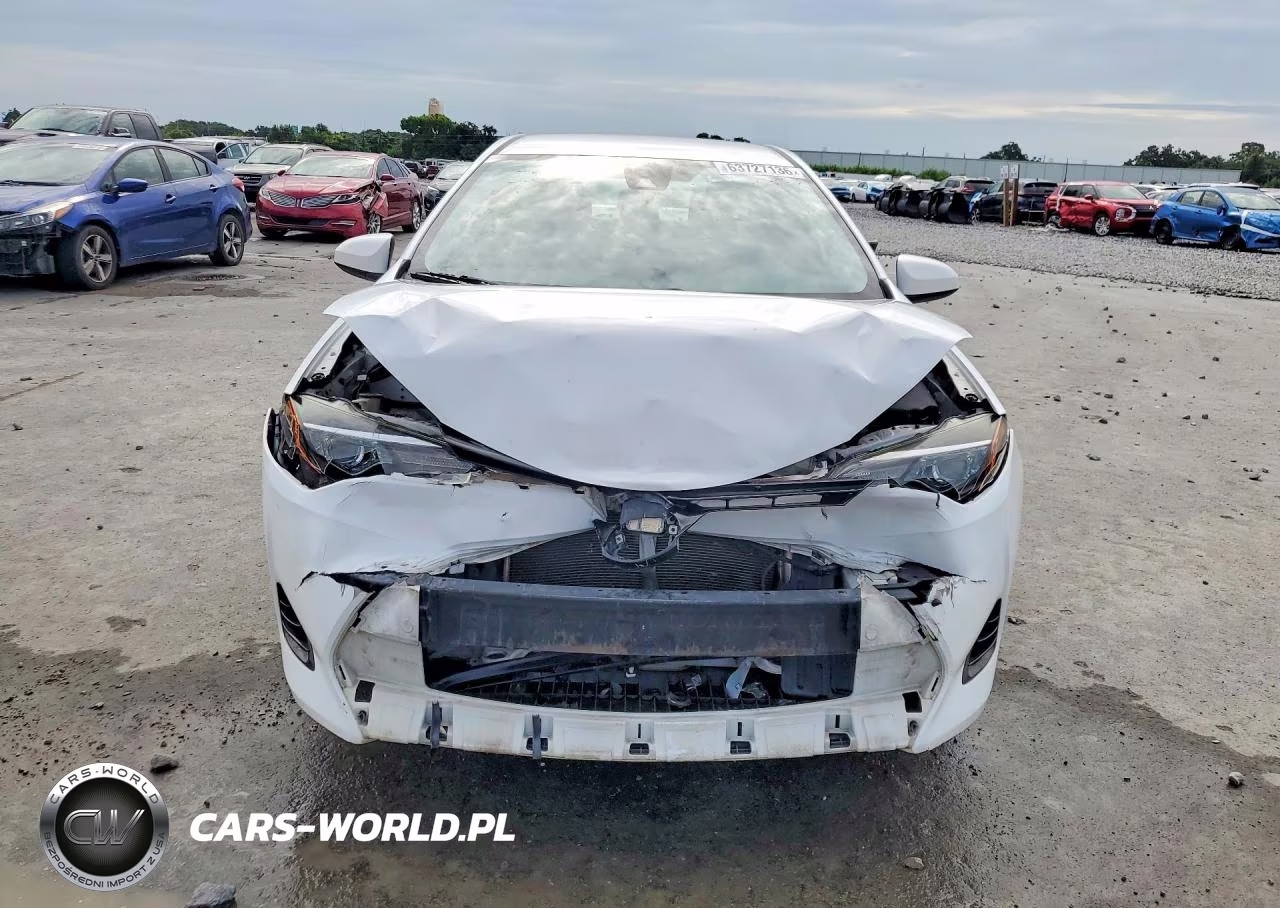 2018 Toyota Corolla Le VIN:2T1BURHE0JC117960 - 5