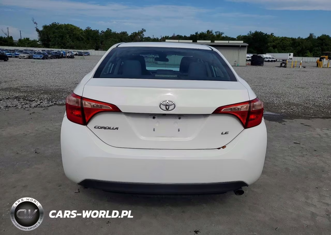 2018 Toyota Corolla Le VIN:2T1BURHE0JC117960 - 6