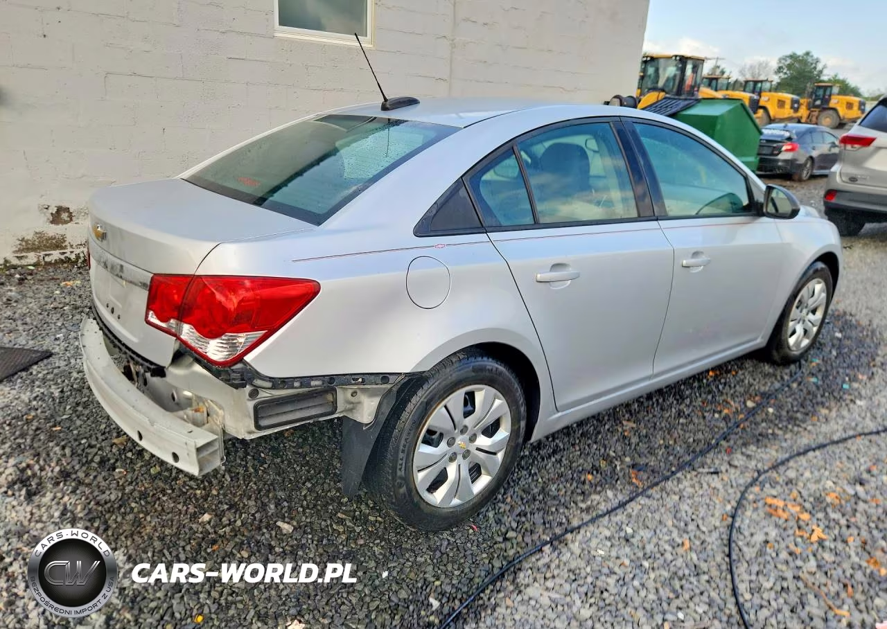 2015 Chevrolet Cruze Ls VIN:1G1PA5SG1F7177233 - 3